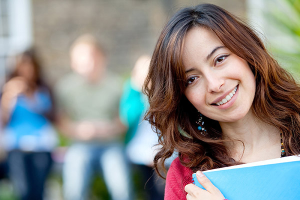 Keeping Your Teeth White During Clear Aligners Treatments